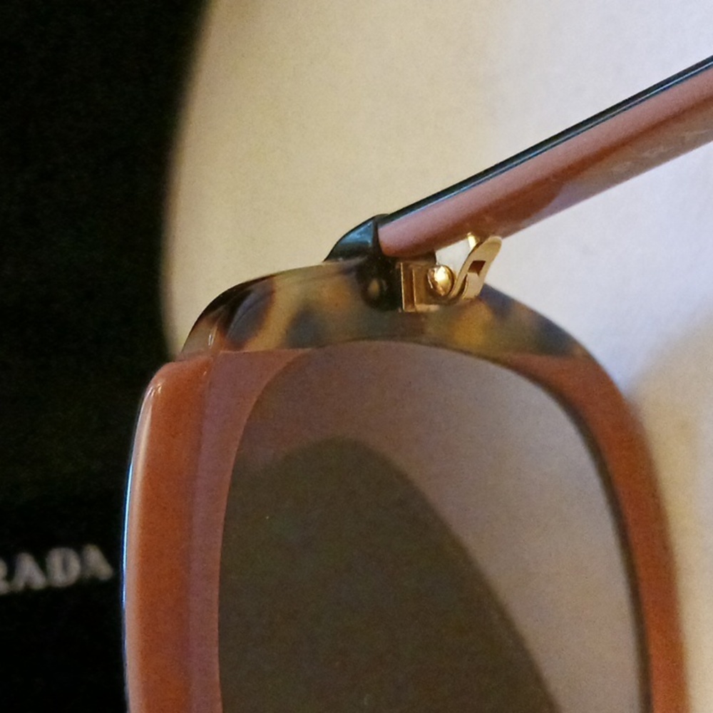 COPY - PRADA Sunglasses - Picture 6 of 10